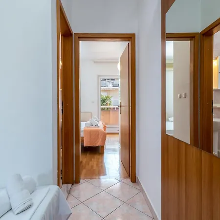 11 By Interhome * Podstrana